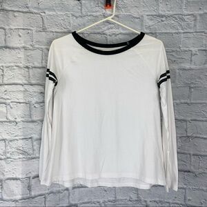 Old navy kids longsleeve crewneck tee shirt white w/ black accents size 14 kids